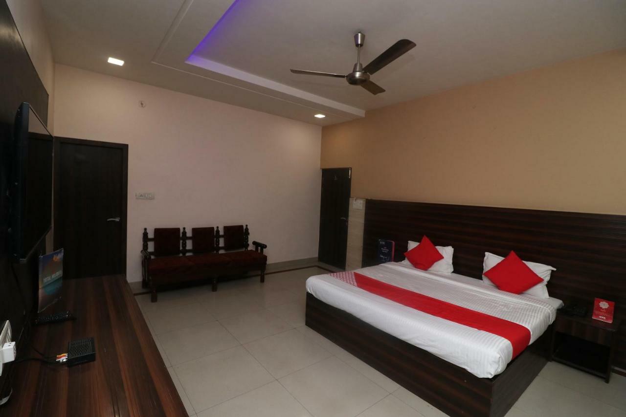 Oyo 22826 Hotel Sheltear & Resturant Агра Екстер'єр фото